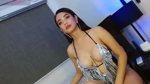 Snapshot of thequeenofsexx chatting on 01-26-25, 01:36 Amber DONT FORGET TO FOLLOW ME AND THUMBS UP online show from 01-26-25, 01:36