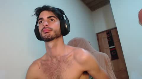 Snapshot of therazhanen chatting on 05-04-26, 06:31 Santiago Enrique online show from 05-04-26, 06:31