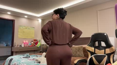 Snapshot of therealcamilabaddie chatting on 09-26-25, 08:02 therealcamilabaddie online show from 09-26-25, 08:02