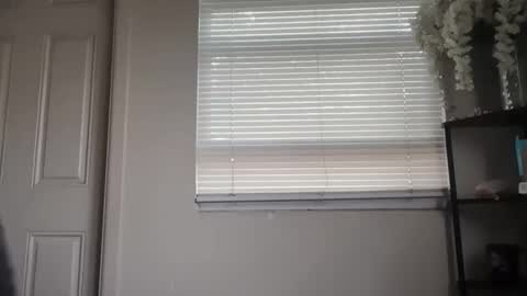 Snapshot of therealferrarii chatting on 05-12-26, 04:15 therealferrarii online show from 05-12-26, 04:15
