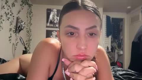Snapshot of therealferrarii chatting on 06-11-26, 03:48 therealferrarii online show from 06-11-26, 03:48