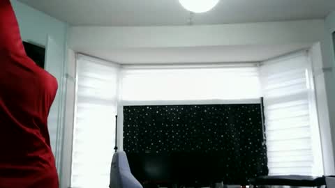 Snapshot of thereeeeelbean14202 chatting on 09-18-25, 08:49 theultimatebean2572 online show from 09-18-25, 08:49