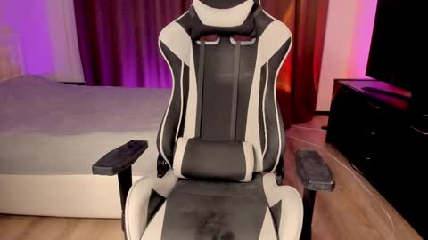 Theresa online show from 02-23-25, 01:02