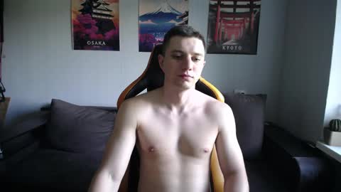 Snapshot of theroadtomars chatting on 05-25-26, 01:50 Nick online show from 05-25-26, 01:50