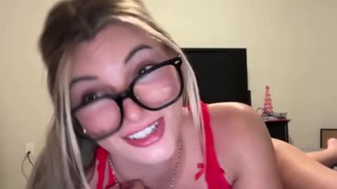 therosiecheeks online show from 12-22-25, 10:51