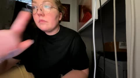 Snapshot of thesashadomme chatting on 12-12-24, 09:48 The Sasha Domme online show from 12-12-24, 09:48