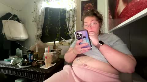 Snapshot of thesashadomme chatting on 01-02-25, 04:56 The Sasha Domme online show from 01-02-25, 04:56