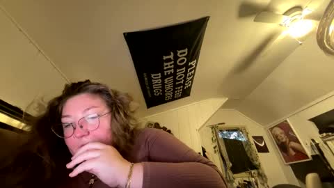 Snapshot of thesashadomme chatting on 01-13-25, 09:52 The Sasha Domme online show from 01-13-25, 09:52