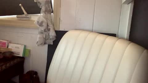 Snapshot of thesashadomme chatting on 10-03-25, 09:45 The Sasha Domme online show from 10-03-25, 09:45