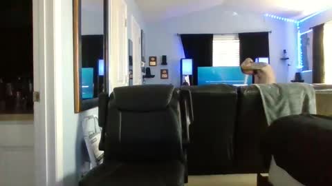 Snapshot of thesexorcist1984 chatting on 09-29-25, 03:39 James online show from 09-29-25, 03:39