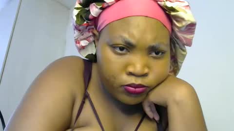 Snapshot of theshybaddie chatting on 01-24-25, 07:30 theshybaddie online show from 01-24-25, 07:30