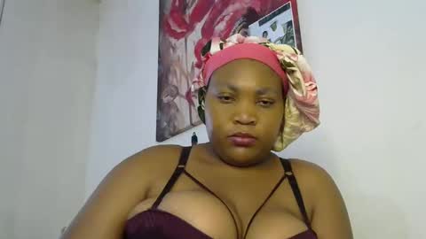 Snapshot of theshybaddie chatting on 01-24-25, 10:32 theshybaddie online show from 01-24-25, 10:32