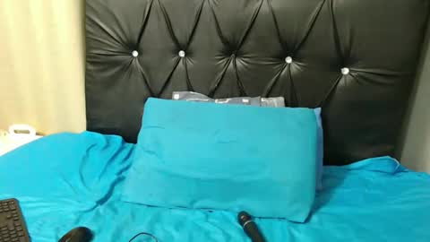 Snapshot of theshybaddie chatting on 09-10-25, 07:08 theshybaddie online show from 09-10-25, 07:08