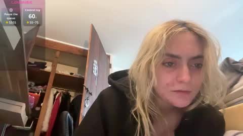 Snapshot of thesouthofthewood chatting on 11-17-25, 12:55 thesouthofthewood online show from 11-17-25, 12:55