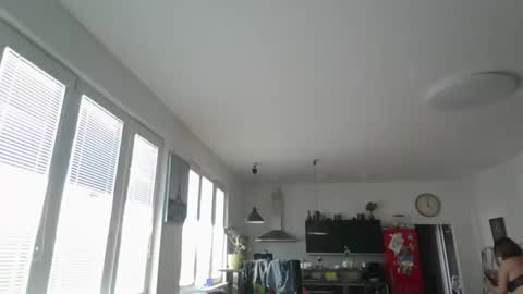 thesunnevergoesdown7 online show from 05-05-26, 02:58