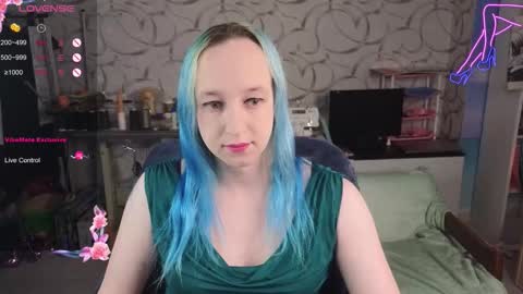 Snapshot of thetrixy chatting on 09-23-25, 07:11 The Great And Powerful Trixie online show from 09-23-25, 07:11