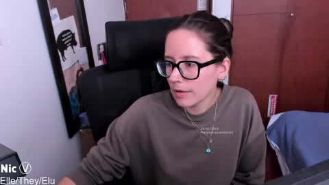 Nicole online show from 04-30-26, 09:08