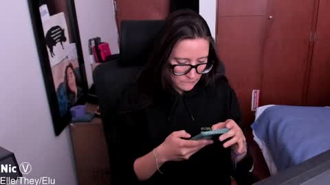 Nicole online show from 05-01-26, 05:17