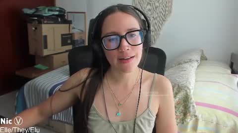 Nicole online show from 07-06-26, 08:44
