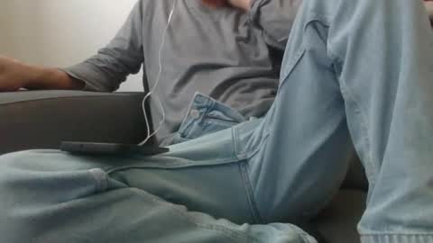 Snapshot of thetubedscarfguy chatting on 03-31-26, 05:13 Scarf guy online show from 03-31-26, 05:13