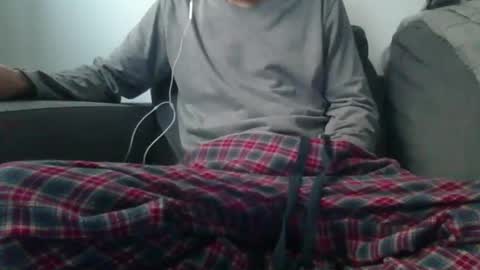 Snapshot of thetubedscarfguy chatting on 04-01-26, 05:54 Scarf guy online show from 04-01-26, 05:54