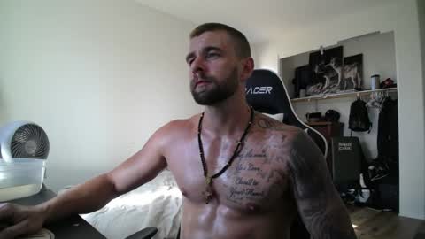 Snapshot of theufcfan_8181 chatting on 07-21-26, 12:13 troy online show from 07-21-26, 12:13
