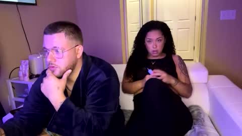 Snapshot of theviberoom chatting on 09-26-25, 08:40 The Vibe Room online show from 09-26-25, 08:40