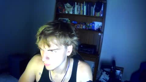 Snapshot of thevincegray chatting on 06-08-26, 01:28 Vince online show from 06-08-26, 01:28