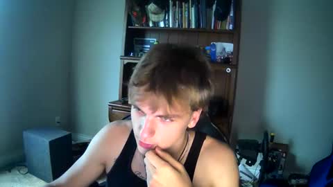 Snapshot of thevincegray chatting on 06-11-26, 12:32 Vince online show from 06-11-26, 12:32