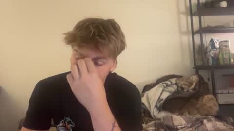 Snapshot of thevincegray chatting on 07-24-26, 01:47 Vince online show from 07-24-26, 01:47
