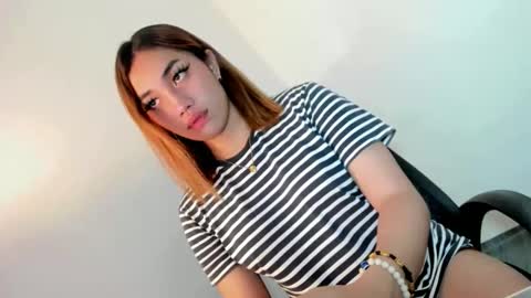 stella online show from 11-11-25, 02:33