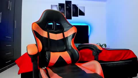 Snapshot of thiago_cp01 chatting on 03-11-25, 09:13 Thiago online show from 03-11-25, 09:13