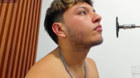 Snapshot of thiago_duvan chatting on 01-06-26, 04:16 Thiago online show from 01-06-26, 04:16