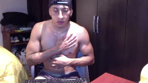 Snapshot of thiago_happy chatting on 02-25-25, 03:31 thiago_happy online show from 02-25-25, 03:31