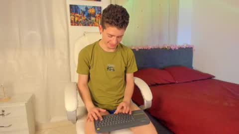 Manuel online show from 10-16-25, 04:35