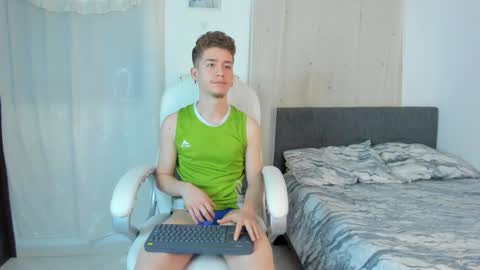 Manuel online show from 12-18-25, 02:06