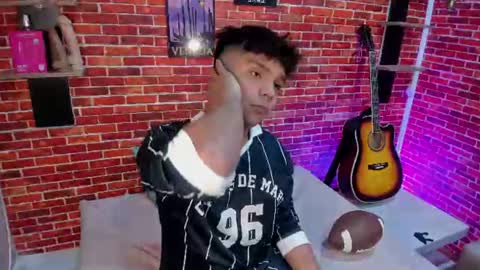 Snapshot of thiago_kozak chatting on 06-11-26, 01:09 thiago online show from 06-11-26, 01:09