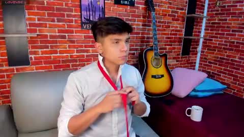 Snapshot of thiago_kozak chatting on 06-16-26, 01:14 thiago online show from 06-16-26, 01:14