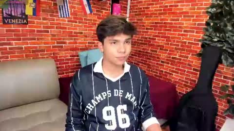 Snapshot of thiago_kozak chatting on 06-30-26, 12:17 thiago online show from 06-30-26, 12:17