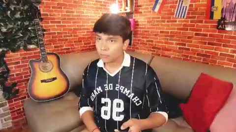 Snapshot of thiago_kozak chatting on 07-07-26, 01:37 thiago online show from 07-07-26, 01:37