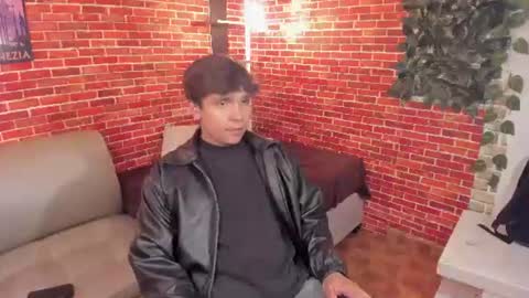 Snapshot of thiago_kozak chatting on 07-23-26, 02:42 thiago online show from 07-23-26, 02:42