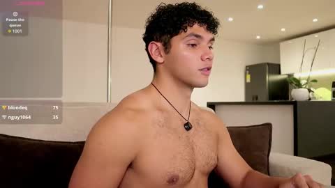 Snapshot of thiago_l chatting on 09-14-25, 04:22 Just Thiago online show from 09-14-25, 04:22