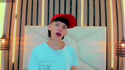 thiago_twink38 online show from 04-24-26, 08:28