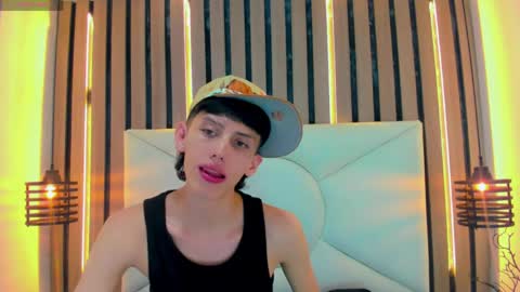 thiago_twink38 online show from 04-29-26, 09:35