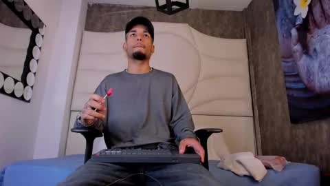 ThiagoFerreti online show from 09-11-25, 03:06