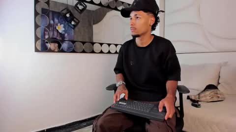 ThiagoFerreti online show from 10-03-25, 03:36