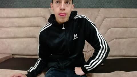 Snapshot of thiagos19 chatting on 07-06-26, 12:35 Thiago online show from 07-06-26, 12:35