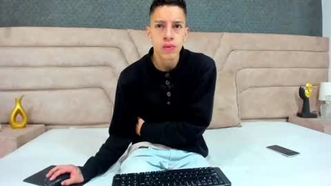 Snapshot of thiagos19 chatting on 07-24-26, 02:09 Thiago online show from 07-24-26, 02:09