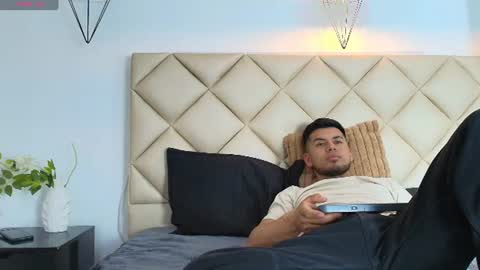 Snapshot of thiagovegga chatting on 07-19-26, 07:34 Thiago Vegga online show from 07-19-26, 07:34
