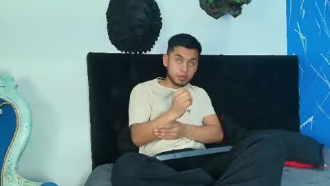 Snapshot of thiagovegga chatting on 07-30-26, 05:17 Thiago Vegga online show from 07-30-26, 05:17